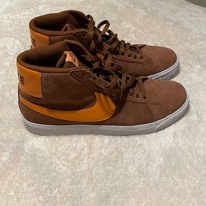 Men’s Nike sb mid blazers